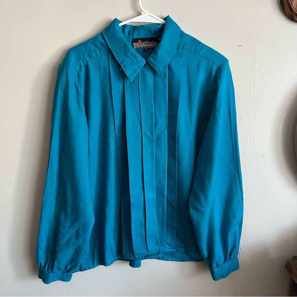 3/$40 Vintage size 18 Lady Manhattan Button Down Blouse